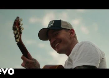 Danny Smoke - Dans Met My (Amptelike Musiekvideo) - Saffarazzi Dans Met My music video still: the opening frame of the official YouTube video.
