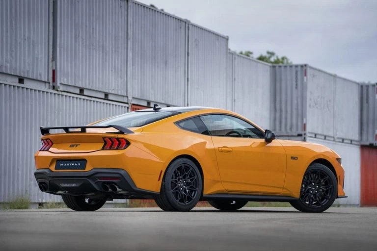Ford Mustang GT rear three-quarter view with spoiler - Saffarazzi Ford Mustang GT rear three-quarter view with spoiler