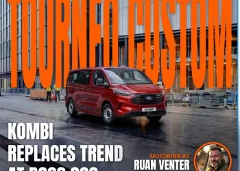 Ford Tourneo Custom Kombi front three-quarter view
