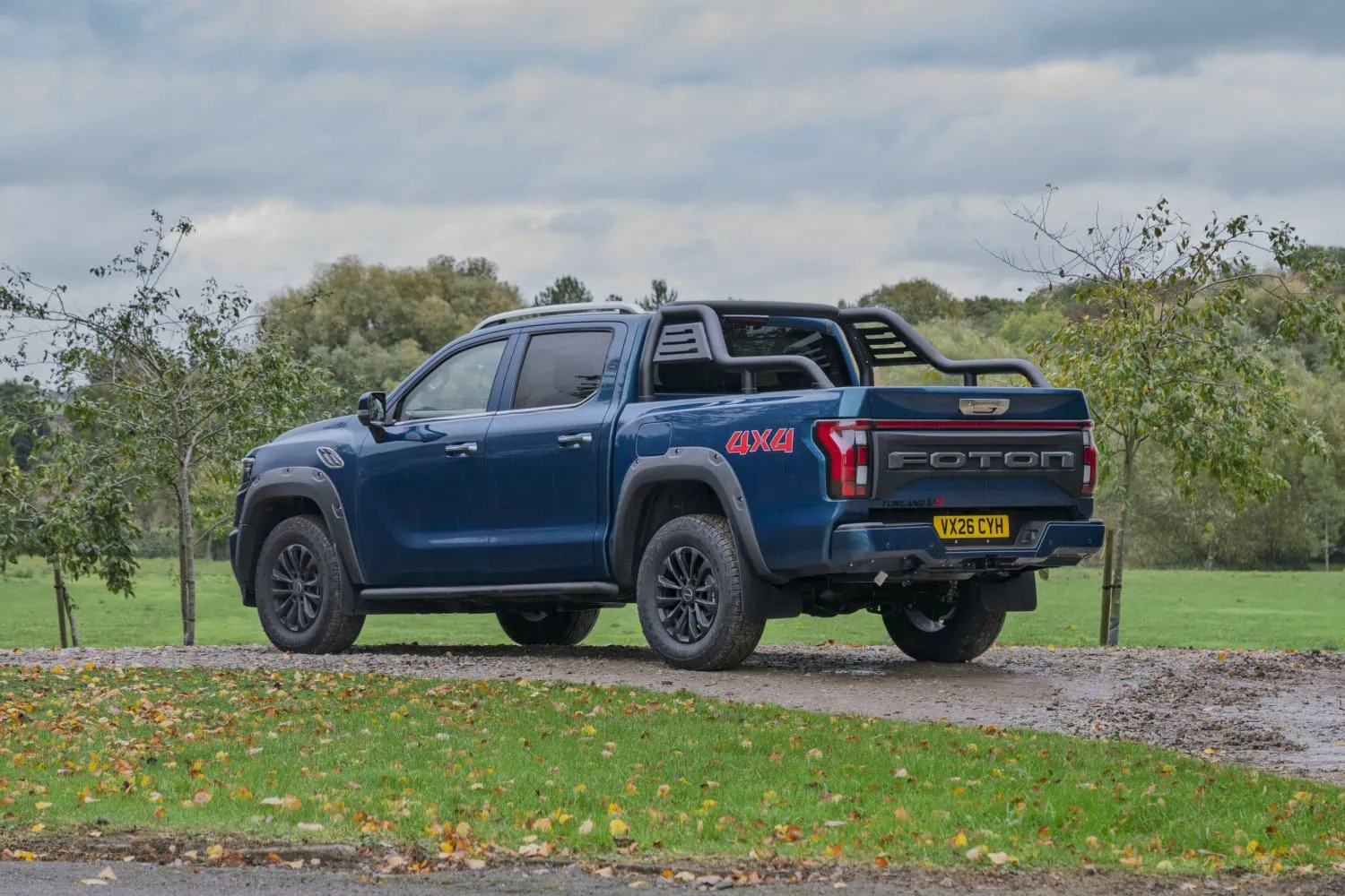 Foton Tunland rear with sports bar - Saffarazzi Foton Tunland double cab bakkie rear three-quarter view.