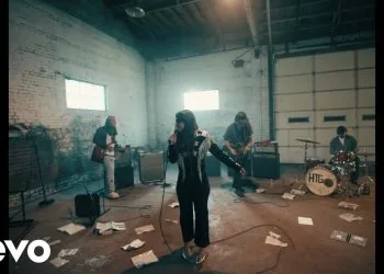 Franni Cash - Honest To God (Official Music Video)