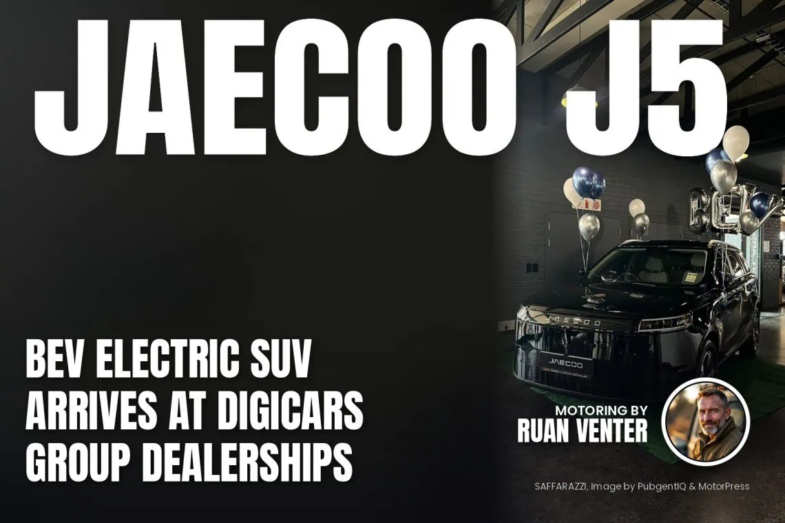 Jaecoo J5 BEV on display at dealership with balloons