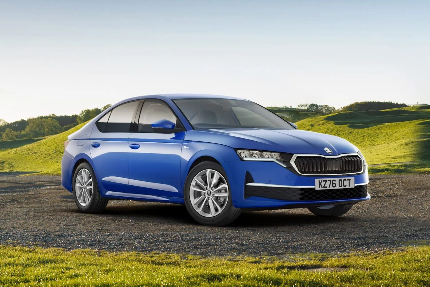 Škoda Octavia Edition 30 hatchback in blue front three-quarter view - Saffarazzi Škoda Octavia Edition 30 hatchback in blue front three-quarter view