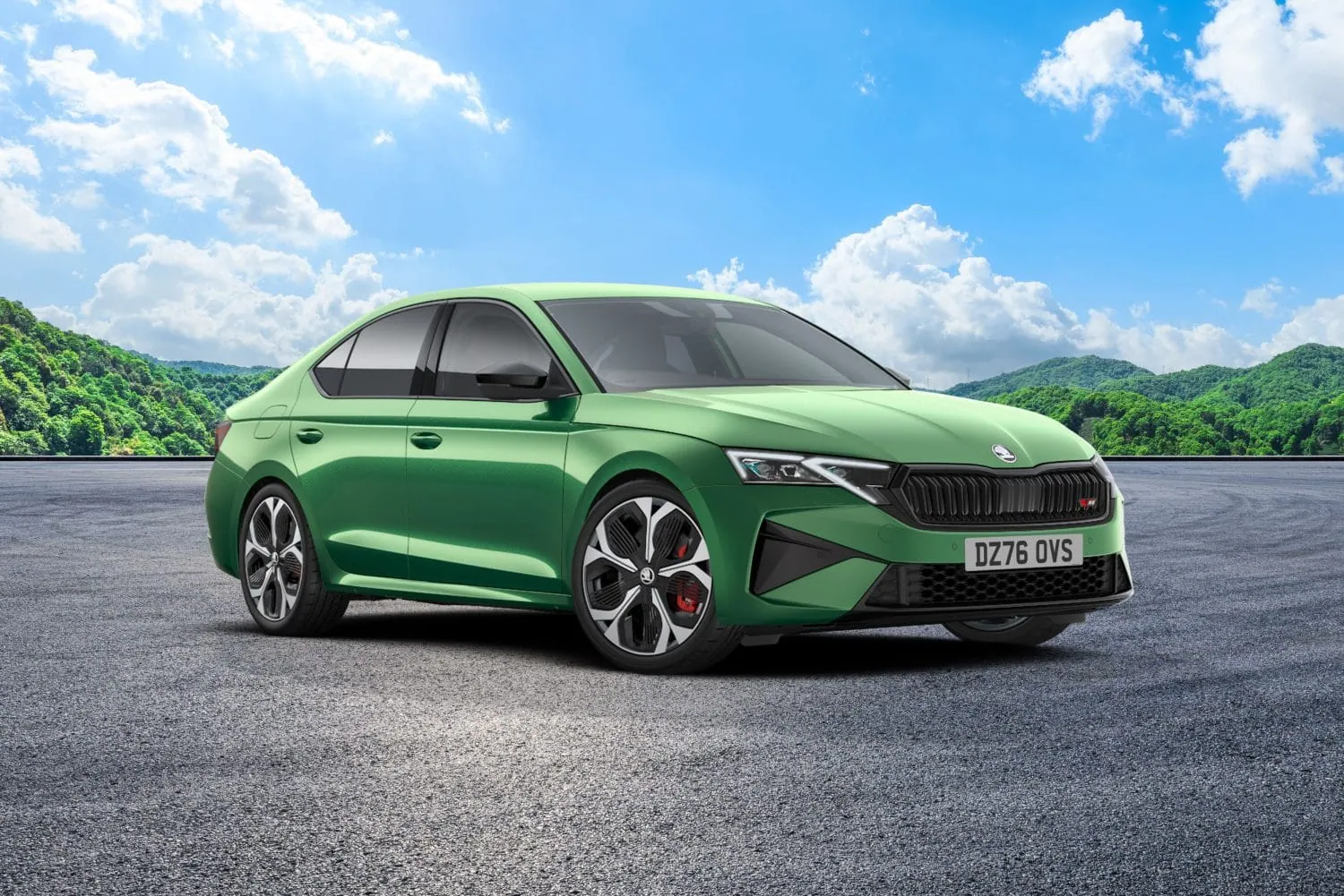 Škoda Octavia vRS Plus in green front three-quarter view - Saffarazzi Škoda Octavia vRS Plus in green front three-quarter view