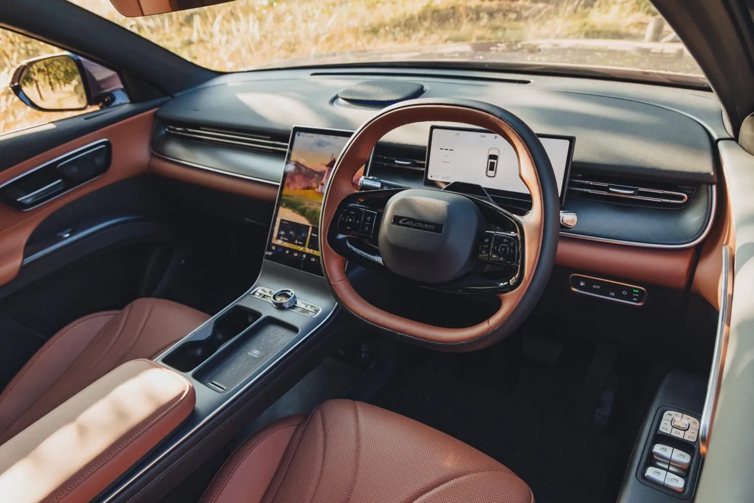 LEPAS L8 interior and dashboard with tan leather - Saffarazzi LEPAS L8 interior and dashboard with tan leather