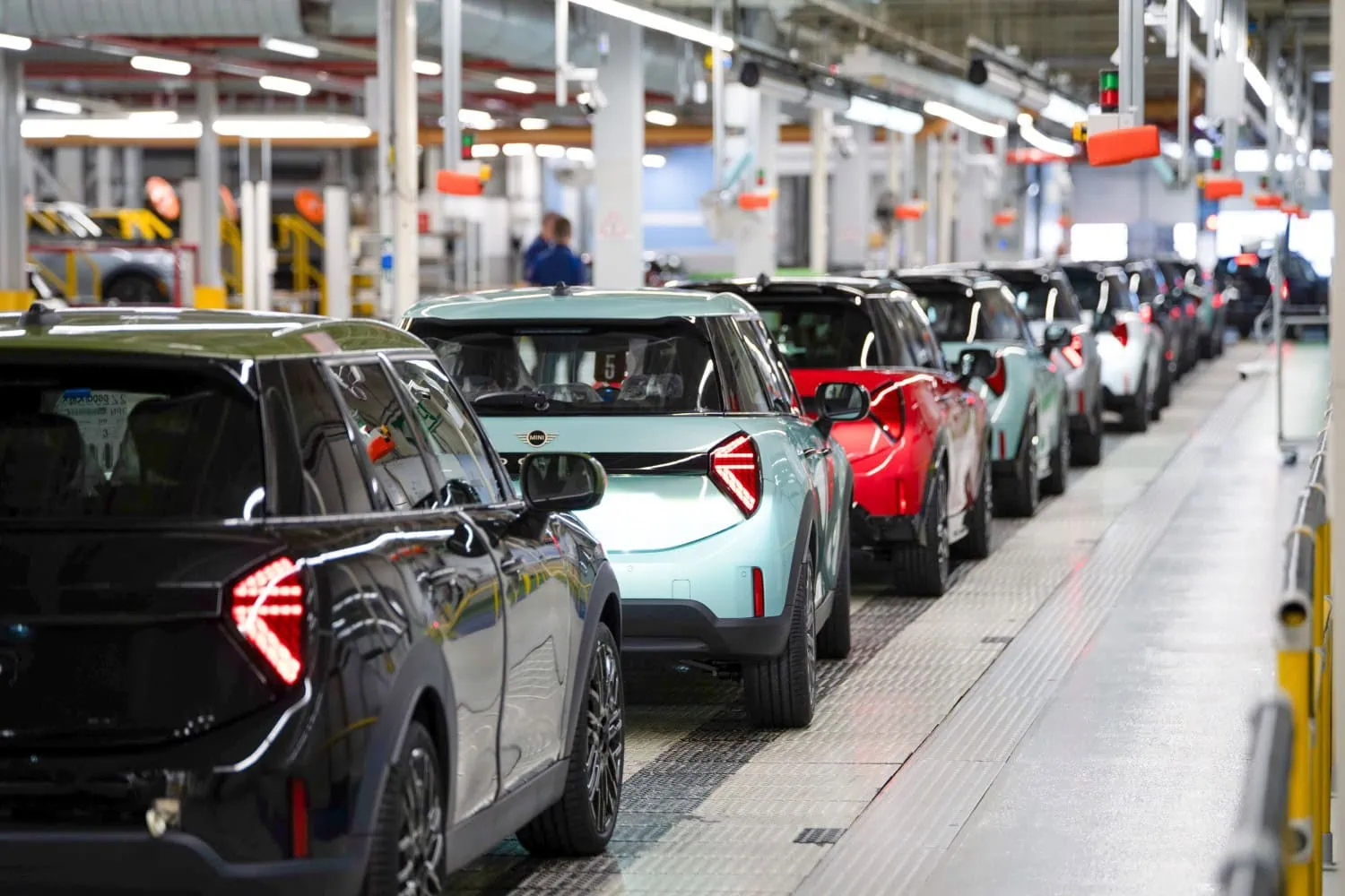 MINI cars on line - Saffarazzi MINI Cooper cars queued on BMW Group production line.