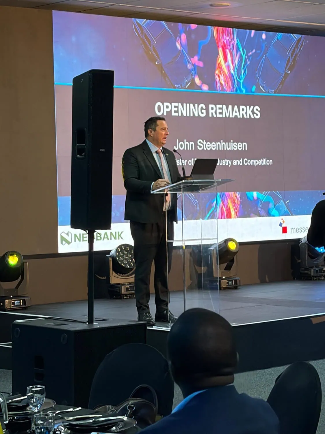 Opening remarks at podium - Saffarazzi Opening remarks from the podium at Automechanika Johannesburg breakfast.
