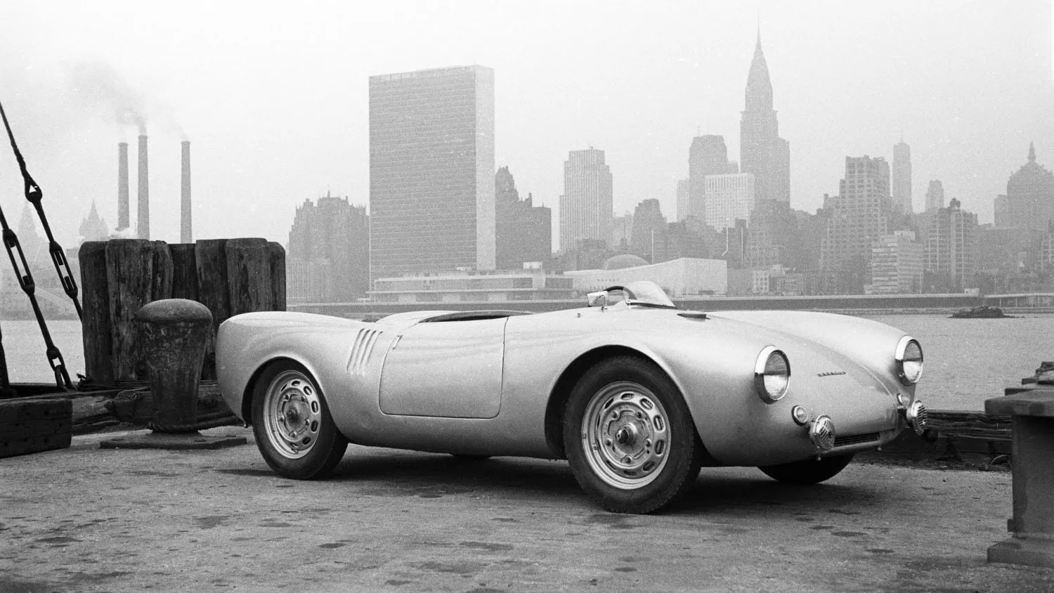 Porsche 550 Spyder on a New York pier - Saffarazzi Porsche 550 Spyder on a New York pier