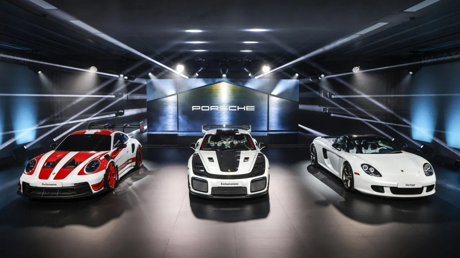 Porsche 911 GT3 RS, 911 GT2 RS and Carrera GT on display - Saffarazzi Porsche 911 GT3 RS, 911 GT2 RS and Carrera GT on display