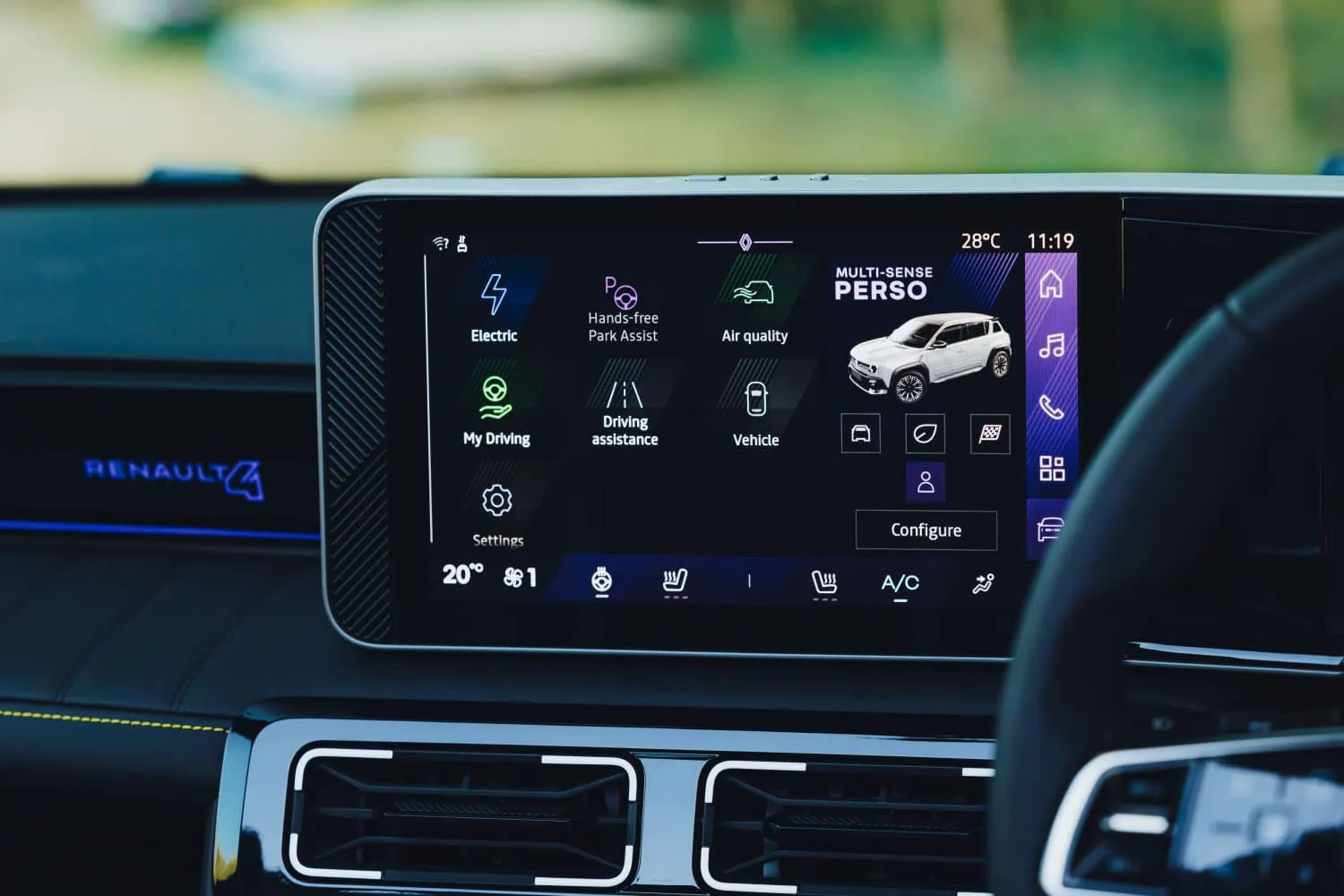 Renault 4 Multi-Sense menu - Saffarazzi Renault 4 E-Tech electric Multi-Sense settings menu on screen.