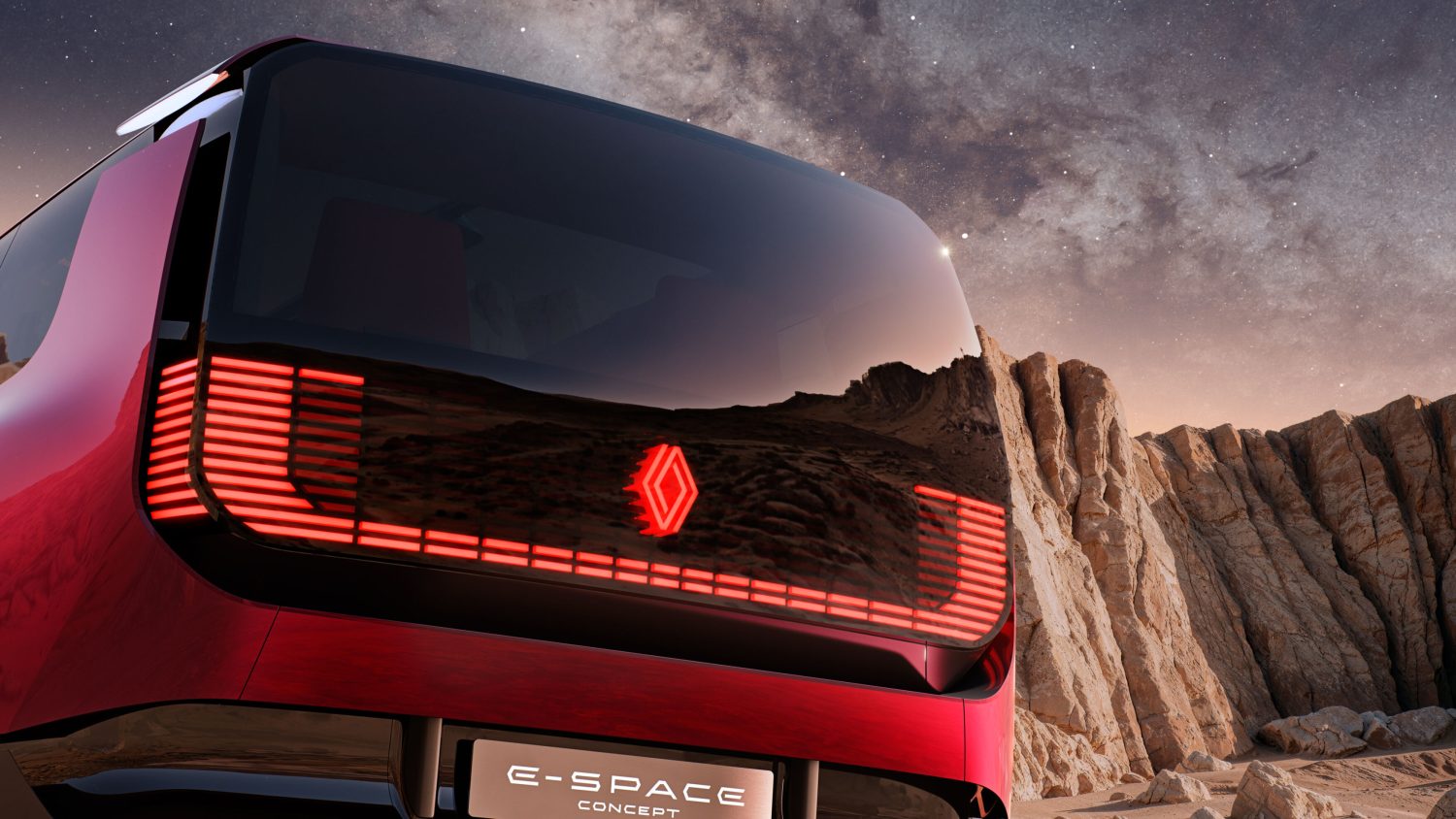 Renault E-Space Concept rear lights and tailgate detail - Saffarazzi Renault E-Space Concept rear lights and tailgate detail