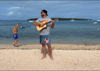 Riaan Benadé - Vitamiene See (Lirieke Video)