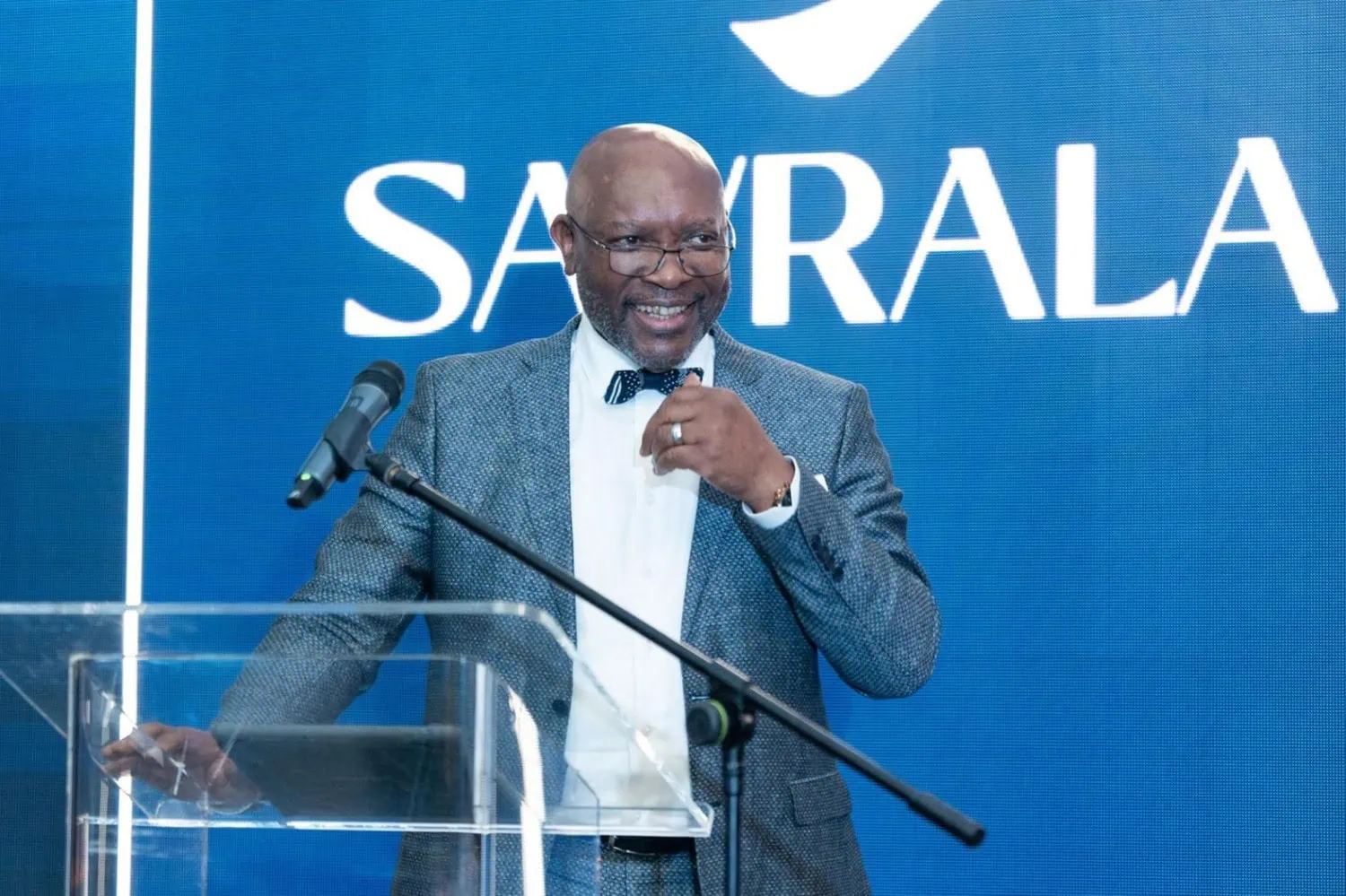 SAVRALA event speaker - Saffarazzi Speaker at the SAVRALA awards podium.