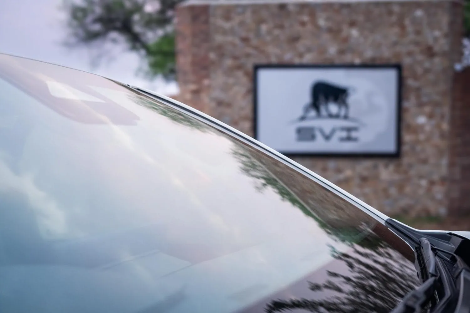 SVI Hilux armoured windscreen and A-pillar detail - Saffarazzi SVI Hilux armoured windscreen and A-pillar detail