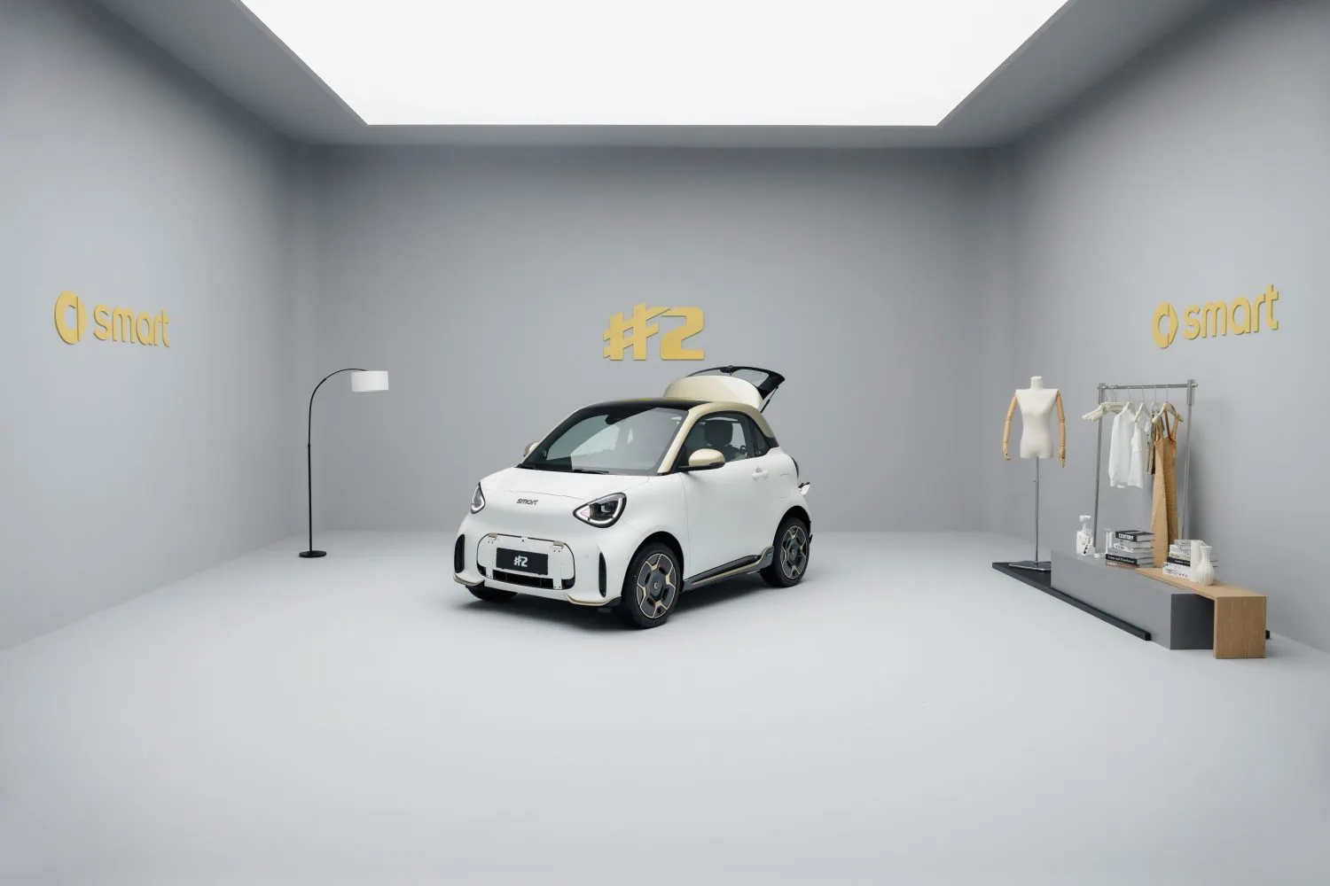 White smart #2 with open fabric roof in studio - Saffarazzi White smart #2 with open fabric roof in studio